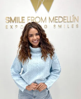 Happy international patient after a smile makeover in Colombia